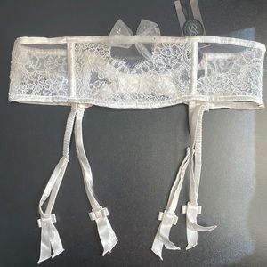 NWT Victoria's Secret Designer Collection Irredescent Garter Sz M/L $148